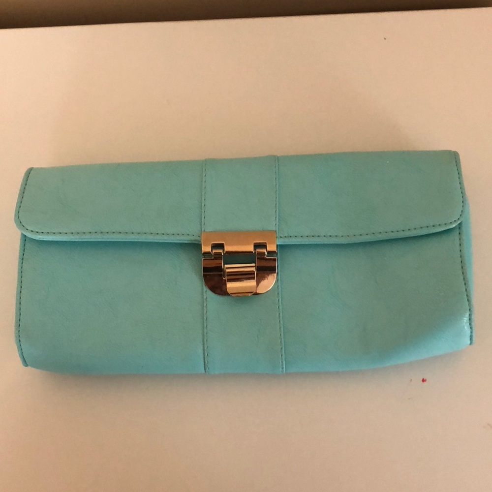 Blue clutch